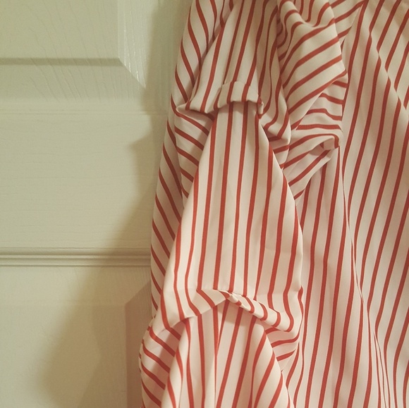 Red and White bubble sleeve top - Picture 2 of 4